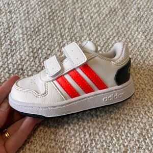New Adidas baby Shoes size 6